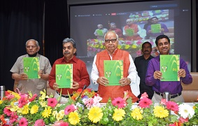 आत्मनिर्भर भारत किसी भी स्तर पर वैश्वीकरण का विरोधी नहीं होगा: श्री हृदय नारायण दीक्षित