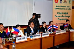 ASEAN-farmer-delegation-20-12-2012-5_0.jpg