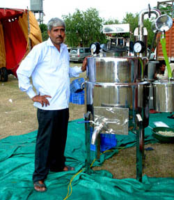 Enterpreneur-Dharamvir-Innovative-farmer_0.jpg