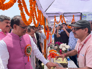 Union Agriculture Minister Shri Shiv Raj Singh Chouhan visits R. S. Pura Jammu, participates in Viksit Krishi Sankalp Abhiyan event