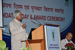ICAR-foundation-day-16-07-2012-17_0.jpg