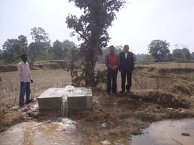 Water_discharge_in_a_farmer_s_field
