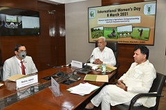 Contribution of Women Farmers is pivotal in making Indian Agriculture Atmanirbhar!: Shri Parshottam Rupala