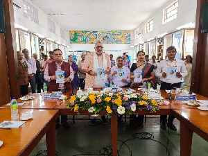 ICAR-NINFET Showcases Innovations and Signs MoUs in Presence of Union Textile Minister Shri Giriraj Singh at IJIRA, Kolkata 5 September 2025, Kolkata ICAR–National Institute of Natural Fibre Engineering and Technology showcased its latest innovations at a meeting held at the Indian Jute Industries’ Research Association (IJIRA), Kolkata, in the presence of Shri Giriraj Singh, Union Minister of Textiles. Addressing the gathering, Shri Giriraj Singh lauded the recent advancements in jute and allied natural fibres, noting that institutions like ICAR-NINFET, ICAR-CRIJAF, and IJIRA play a crucial role in meeting the evolving demands of the natural fibre industry. He emphasised the need for continued innovation and technology adoption to strengthen India’s position in sustainable natural fibre production. The event was also attended by Smt. Padmini Singla, Joint Secretary (Fibre), Ministry of Textiles, Shri Moloy Chandan Chakraborty, Jute Commissioner, Shri Shashi Bhushan Singh, Secretary & CEO, National Jute Board, along with Directors, IJIRA and ICAR-CRIJAF, and other dignitaries. ICAR-NINFET presented three breakthrough technologies: •Modern Mini Spinning Machinery for processing jute and allied fibres tailored for small enterprises, •AI-IoT Enabled Jute Fibre Grading System for scientific and efficient fibre grading, and •Minimal Water Retting Technology for extracting high-quality jute fibres with reduced water usage. On this occasion, two Memoranda of Agreement (MoAs) were signed: one with Bhowmick Calculators for the commercialisation of Modern Mini Spinning Machinery, and another with Neurapses Technologies Pvt. Ltd. for the AI-IoT Enabled Jute Fibre Grading System. A souvenir of the upcoming ‘National Natural Fibre Fest (NNF-2025)’ was also released. The Director, IJIRA, also highlighted the institute’s recent technological developments and reaffirmed its commitment to industry-oriented research and innovation. (Source: ICAR–National Institute of Natural Fibre Engineering and Technology, Kolkata)