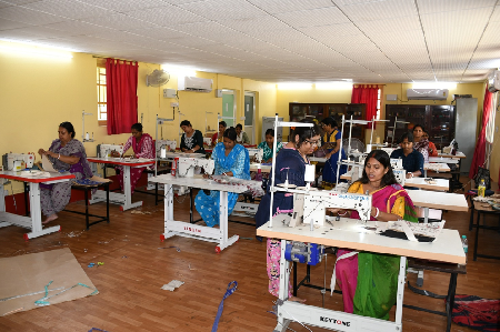 ICAR-CRIJAF, Barrackpore Organizes Basic Skill Development Training on Making of Jute Bags for Rural Women