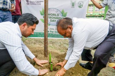 ICAR- Central Inland Fisheries Research Institute, Prayagraj On the occasion of World Environment Day, the Regional Centre of ICAR-Central Inland Fisheries Research Institute (ICAR-CIFRI), Prayagraj organized a ‘Khet Bachao Abhiyan’ at Sangam, Prayagraj, highlighting the linkages between sustainable agriculture, healthy river ecosystems, and inland fisheries conservation. Held under the leadership of Dr. Pradip Dey, Director, ICAR-CIFRI, Barrackpore, the programme emphasized environmental conservation, sustainable agriculture, and responsible fisheries management. Dr. B.R. Chavan, Head, ICAR-CIFRI Regional Centre, Prayagraj, highlighted the importance of natural farming practices, reduced chemical use, and river ranching for improving soil health and conserving aquatic biodiversity. The programme was attended by experts from the University of Allahabad and representatives from environmental organizations, with participation from 50 stakeholders, including six women. Speakers collectively advocated eco-friendly farming practices to reduce river pollution, improve soil fertility, and support ecological sustainability. ICAR-National Institute of Natural Fibre Engineering and Technology, Kolkata ICAR-National Institute of Natural Fibre Engineering and Technology, Kolkata celebrated World Environment Day 2026 with great enthusiasm and commitment towards environmental sustainability. Organized in alignment with the global campaign theme, “Inspired by Nature. For Climate. For Our Future.”, the programme emphasized the importance of environmental stewardship, climate resilience, and sustainable development through awareness and outreach activities.